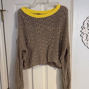 Free peopleWomen's Brown Sweater with Yellow Collar